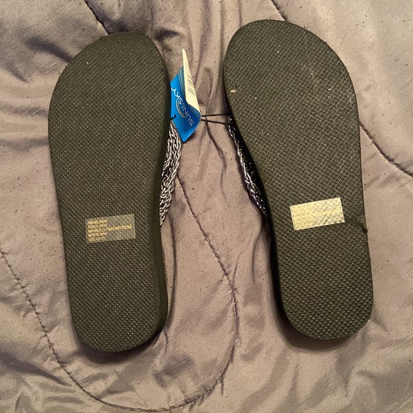 Flip flops - Picture 2 of 4